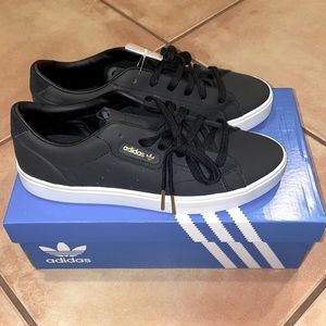 NIB Adidas sleek Women’s originals size 8.5